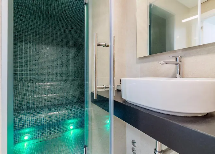 Presidential 350m2 Bellavista On One Level,private Spa&heated Pool